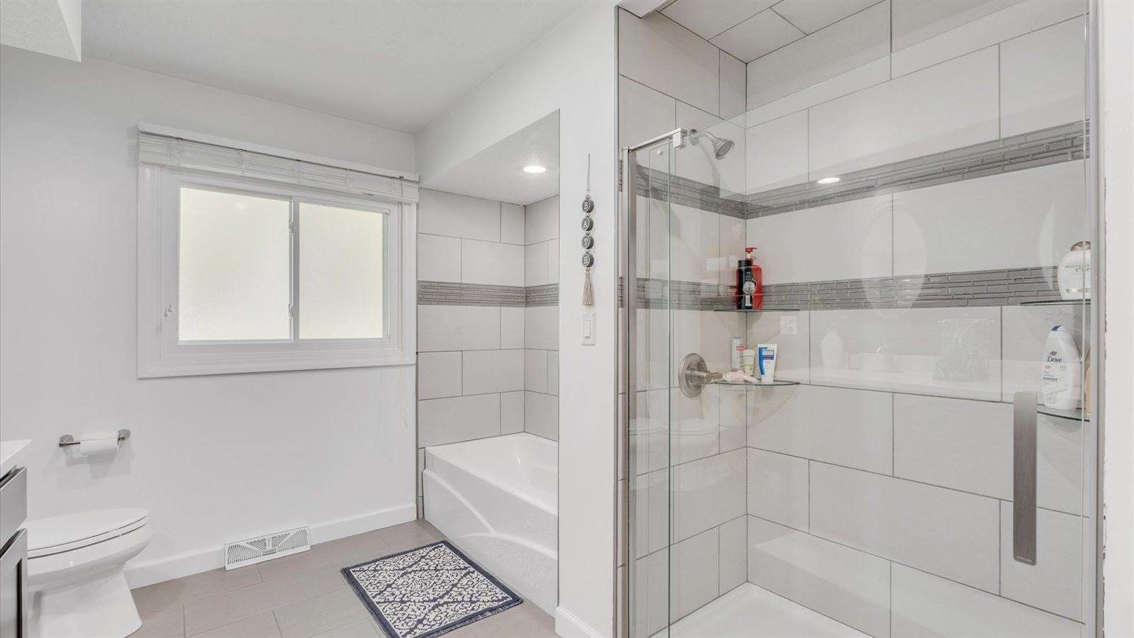 2900 27th Street, Rock Island, IL 61201