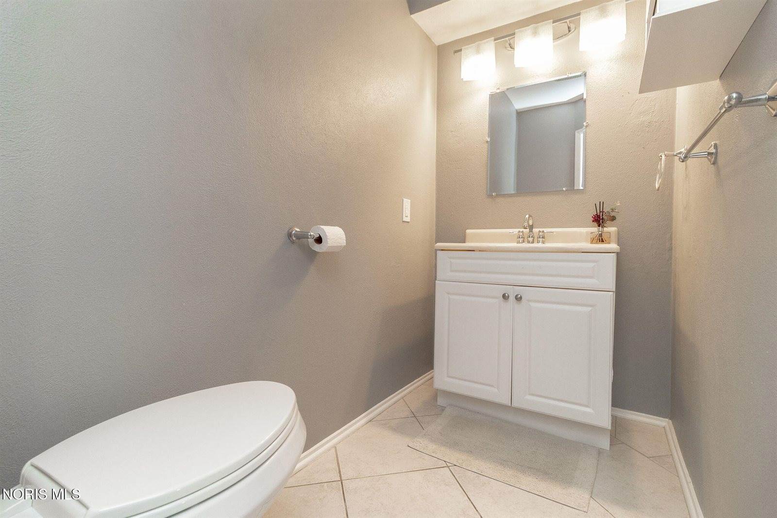 2104 Eastgate Road, Toledo, OH 43614