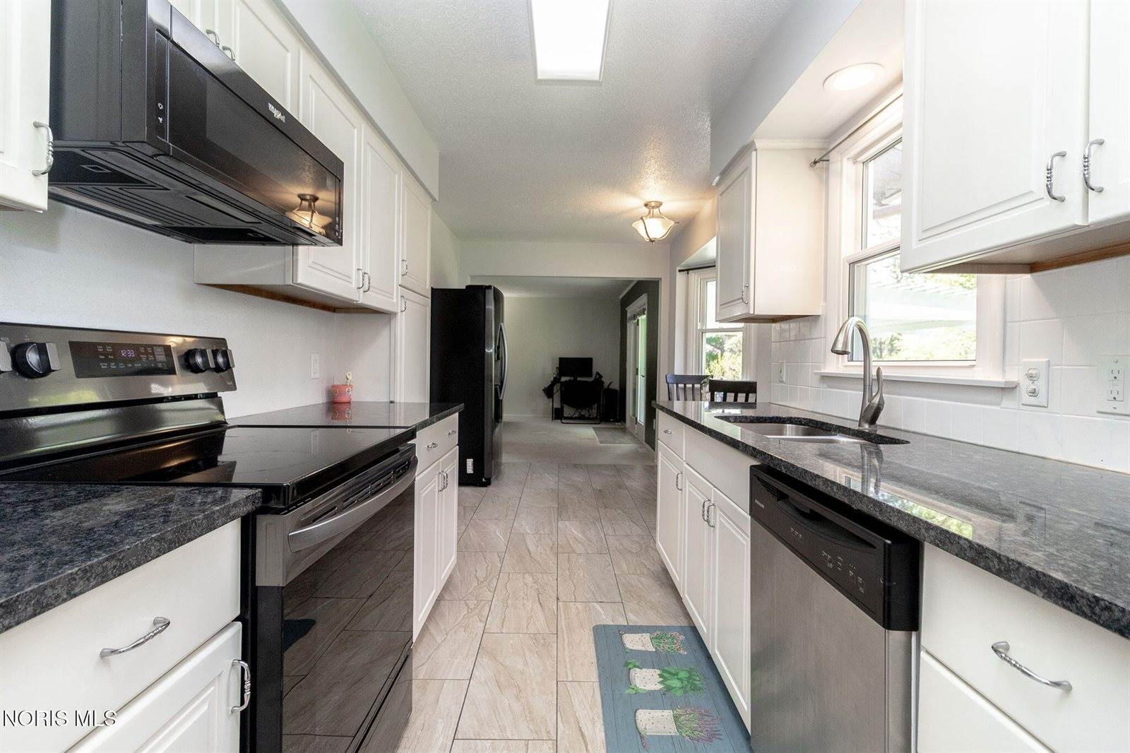 2104 Eastgate Road, Toledo, OH 43614