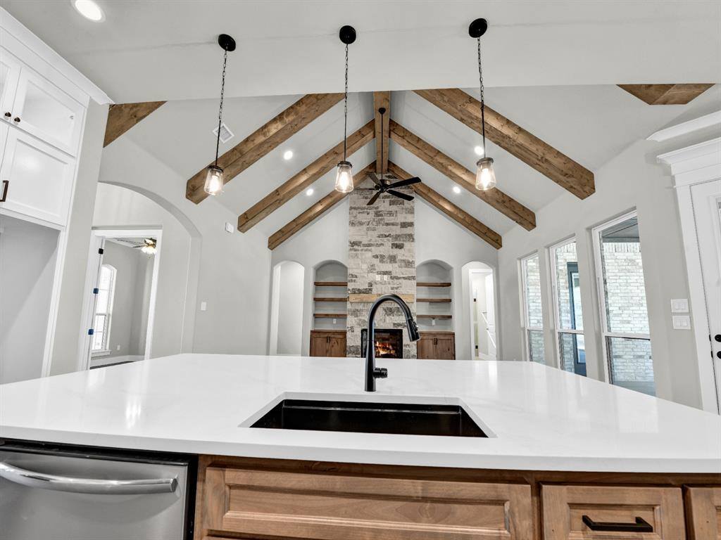 213 Desperado Court, Weatherford, TX 76088