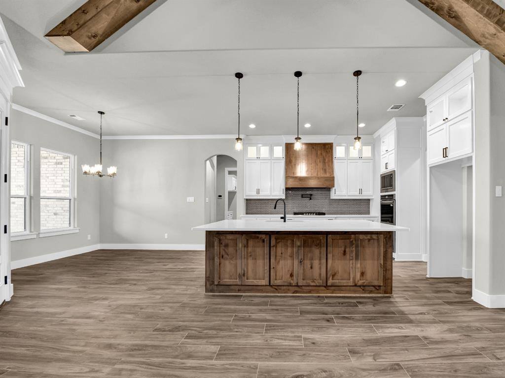 213 Desperado Court, Weatherford, TX 76088