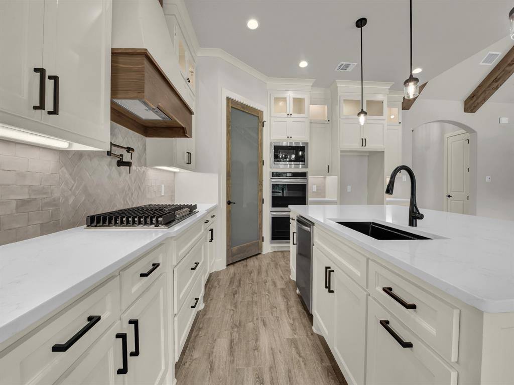 313 Wrangler Court, Weatherford, TX 76088