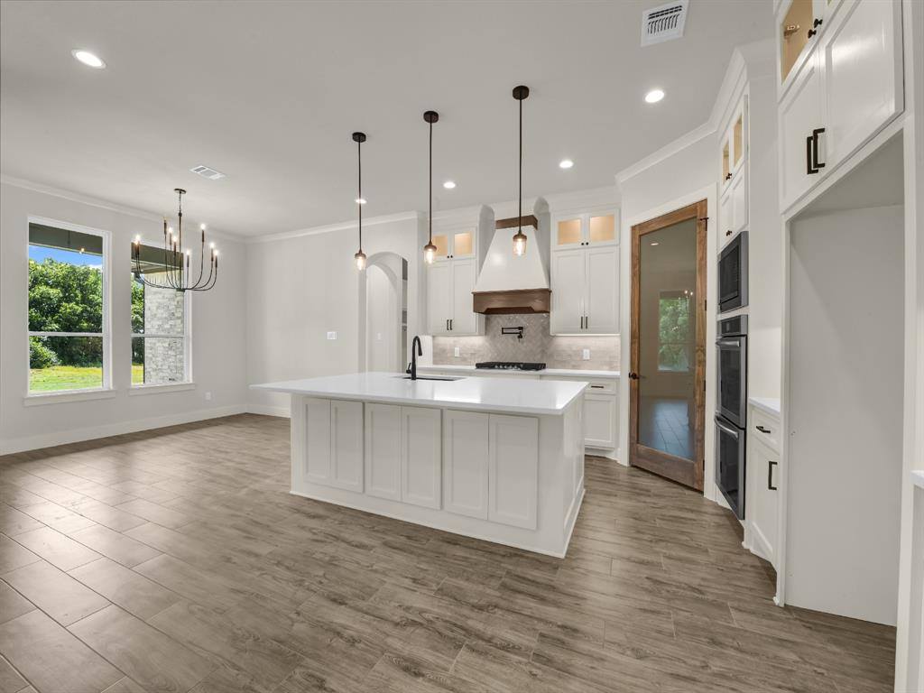 313 Wrangler Court, Weatherford, TX 76088