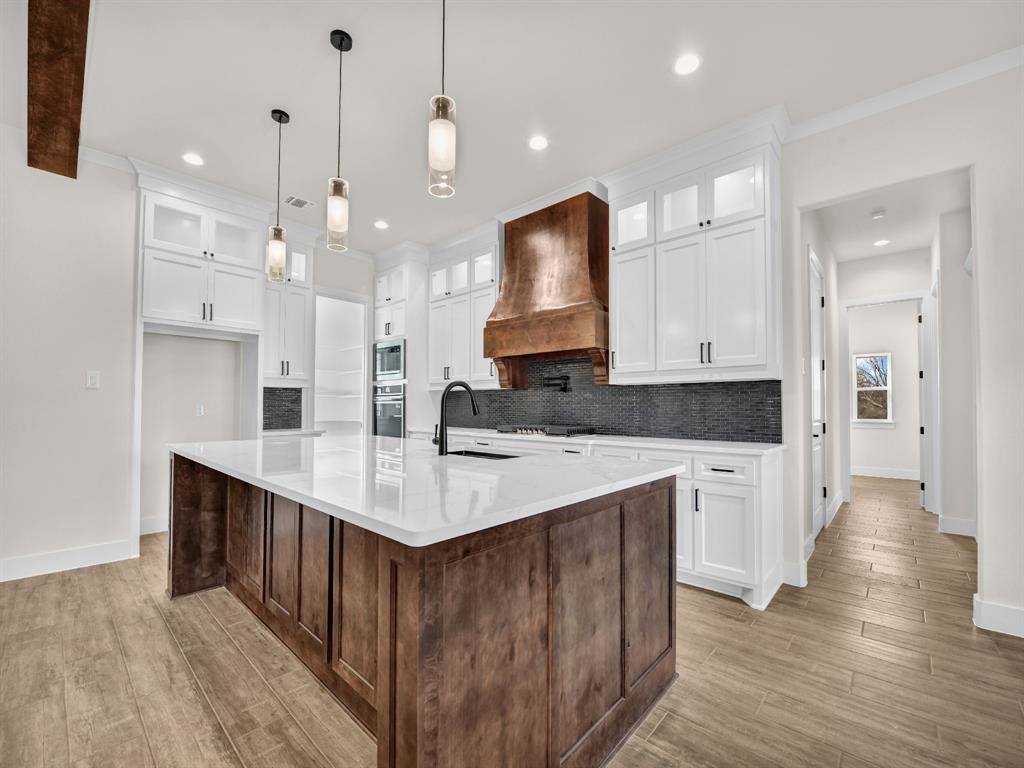 212 Desperado Court, Weatherford, TX 76088