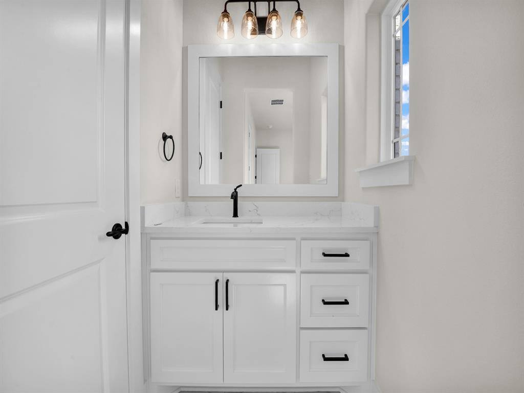 212 Desperado Court, Weatherford, TX 76088