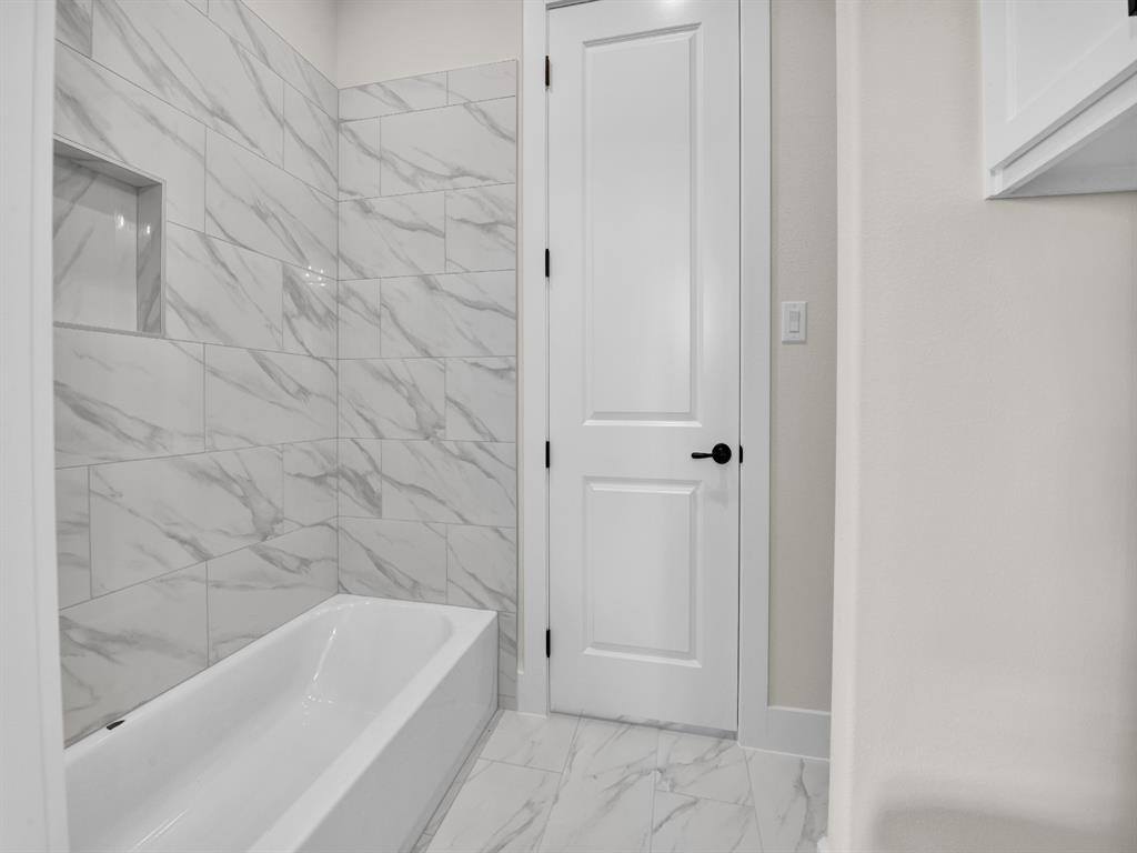 212 Desperado Court, Weatherford, TX 76088