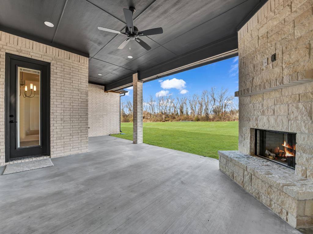 212 Desperado Court, Weatherford, TX 76088