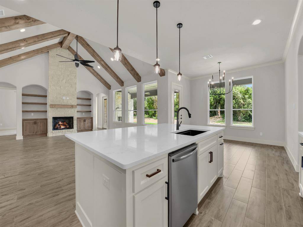 305 Wrangler Court, Weatherford, TX 76088