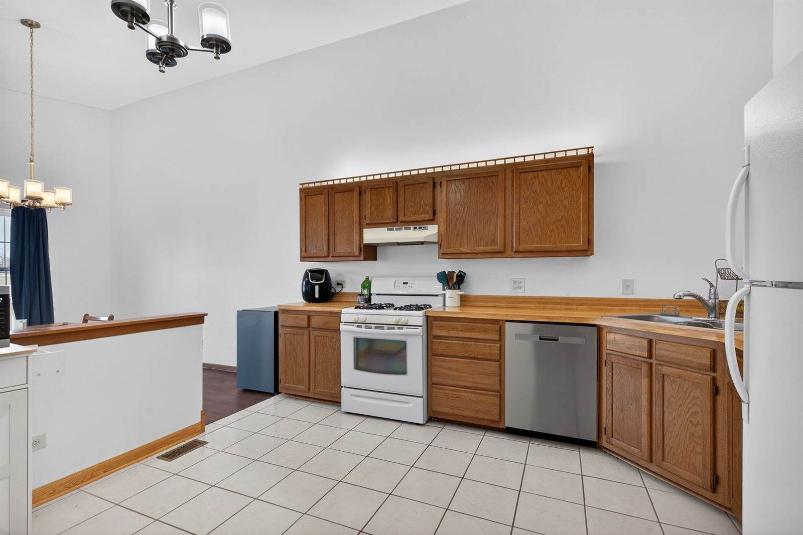 7606 West Saint Francis Road, Frankfort, IL 60423