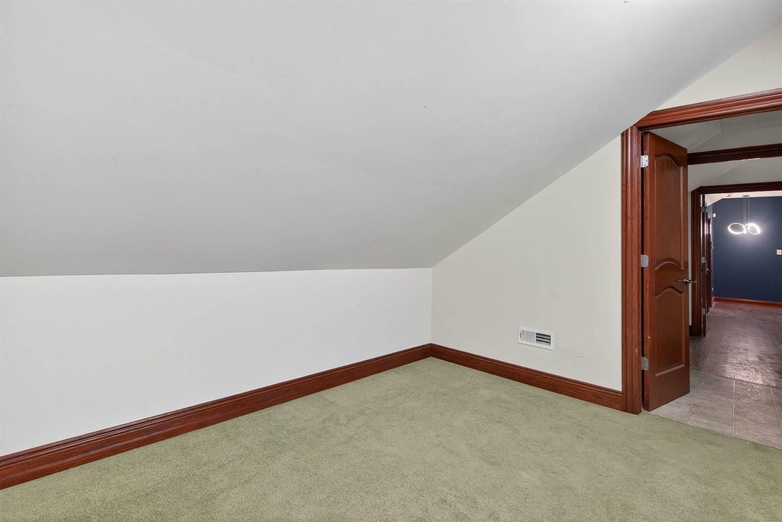 32 Uno Circle, Joliet, IL 60435