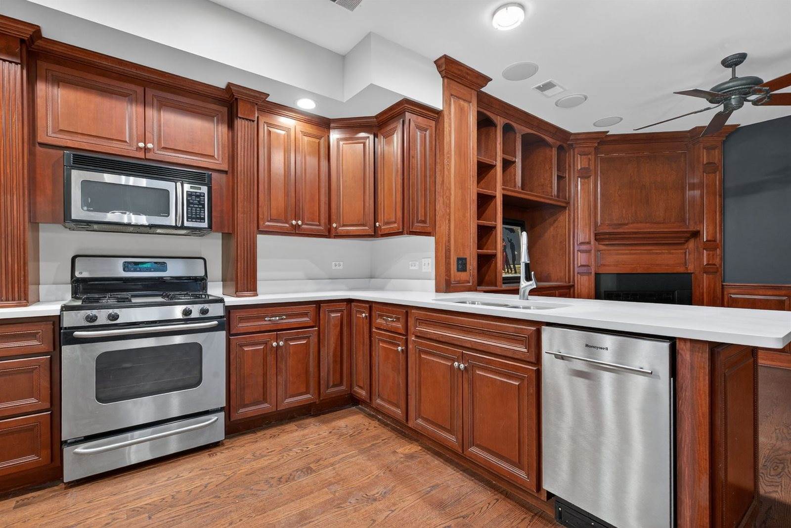 32 Uno Circle, Joliet, IL 60435