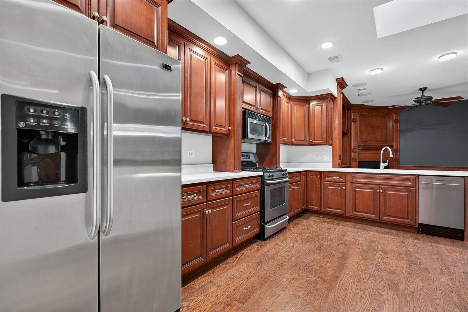 32 Uno Circle, Joliet, IL 60435