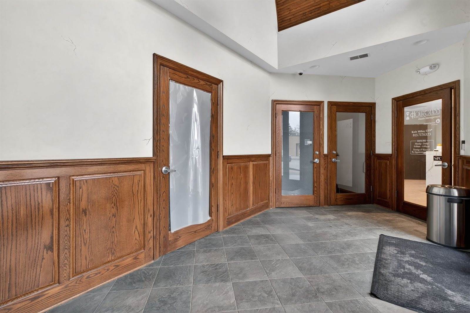 32 Uno Circle, Joliet, IL 60435