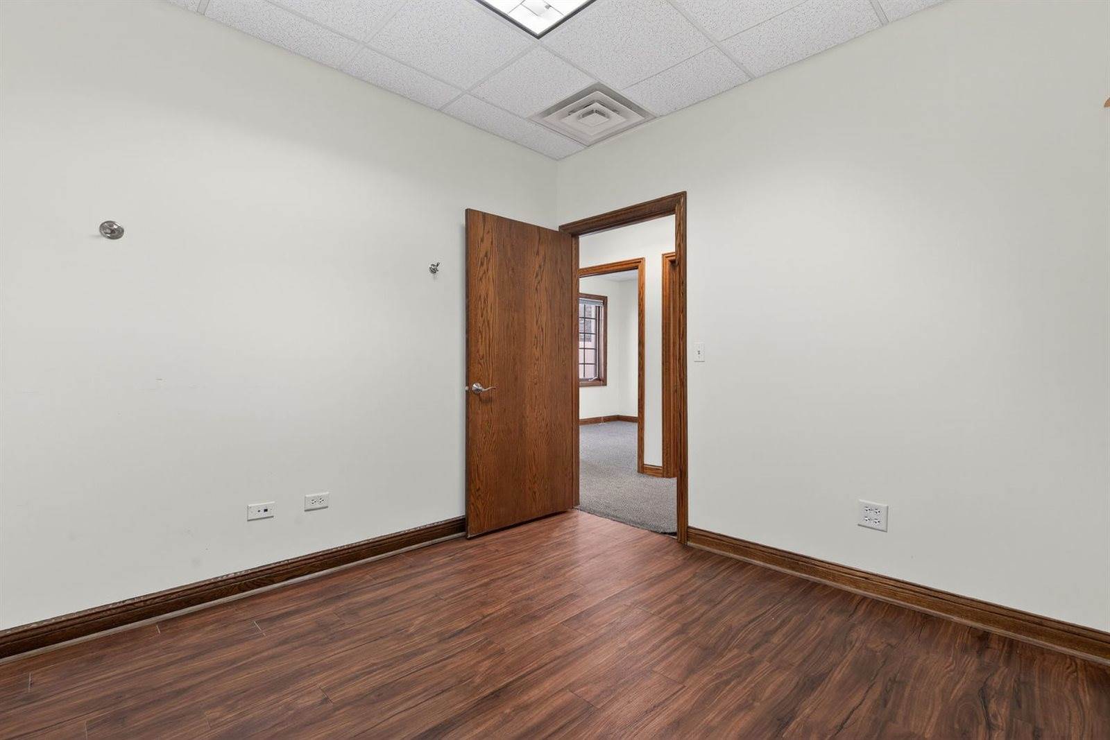 32 Uno Circle, Joliet, IL 60435