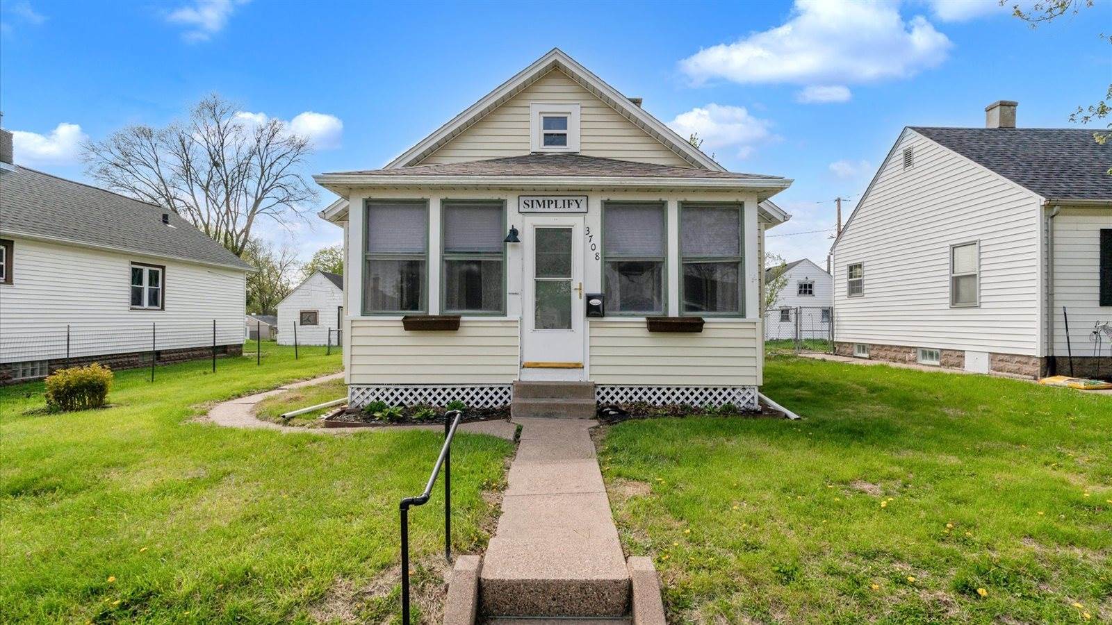 3708 North Fillmore Street, Davenport, IA 52806