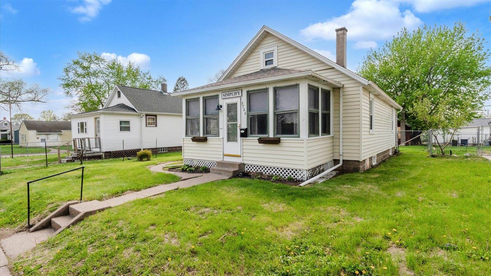 3708 North Fillmore Street, Davenport, IA 52806