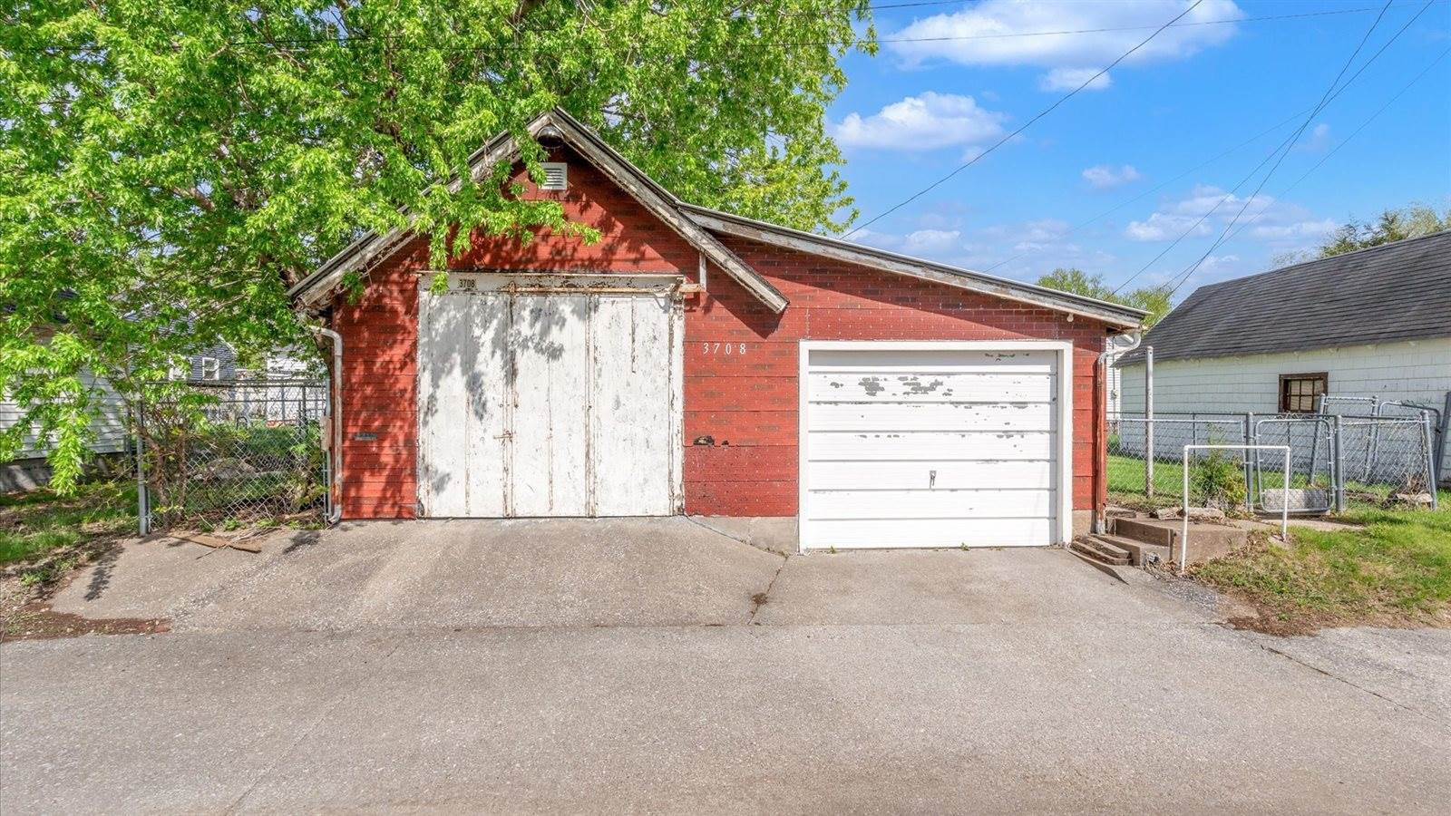 3708 North Fillmore Street, Davenport, IA 52806