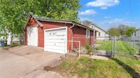 3708 North Fillmore Street, Davenport, IA 52806