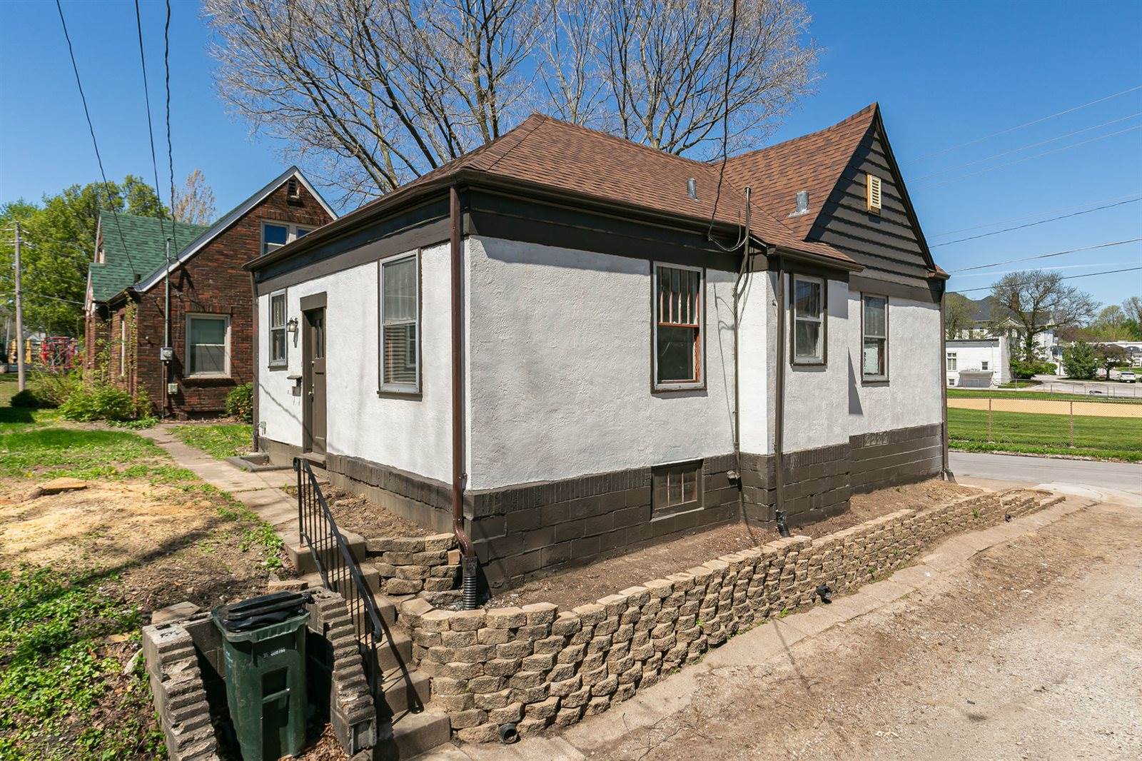 209 East Pleasant Street, Davenport, IA 52803