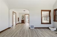 209 East Pleasant Street, Davenport, IA 52803