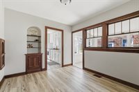 209 East Pleasant Street, Davenport, IA 52803