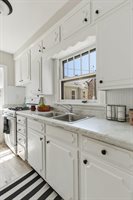 209 East Pleasant Street, Davenport, IA 52803