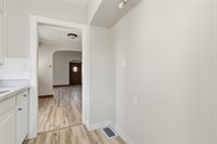 209 East Pleasant Street, Davenport, IA 52803