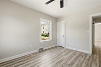 209 East Pleasant Street, Davenport, IA 52803