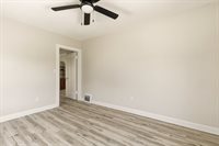 209 East Pleasant Street, Davenport, IA 52803