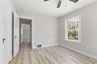 209 East Pleasant Street, Davenport, IA 52803