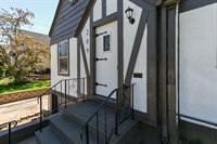 209 East Pleasant Street, Davenport, IA 52803