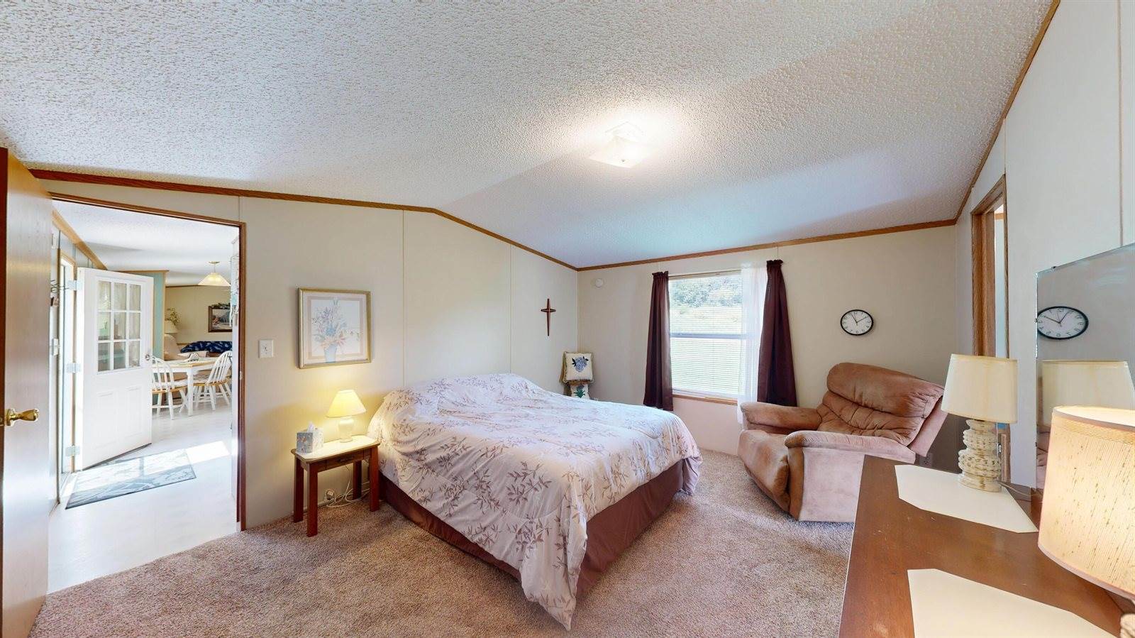 E2817 South Creek Rd, Genoa, WI 54624