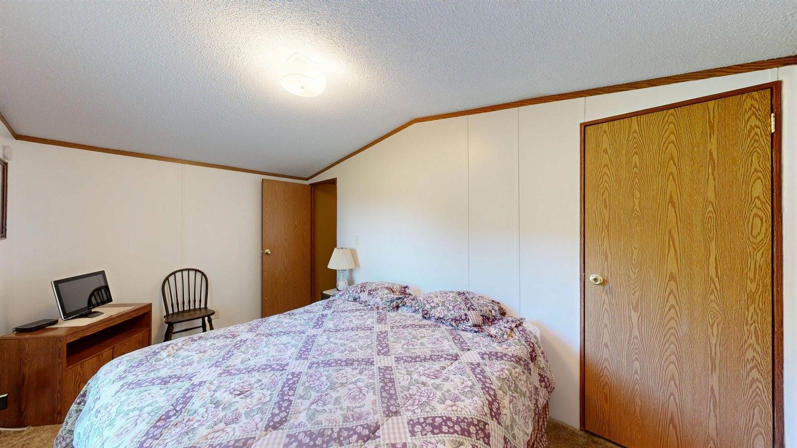 E2817 South Creek Rd, Genoa, WI 54624