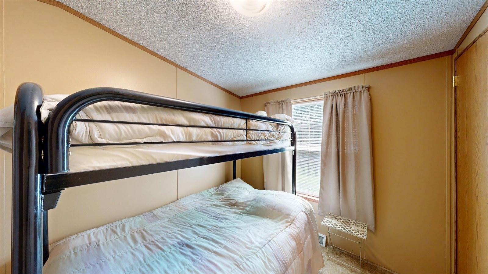 E2817 South Creek Rd, Genoa, WI 54624