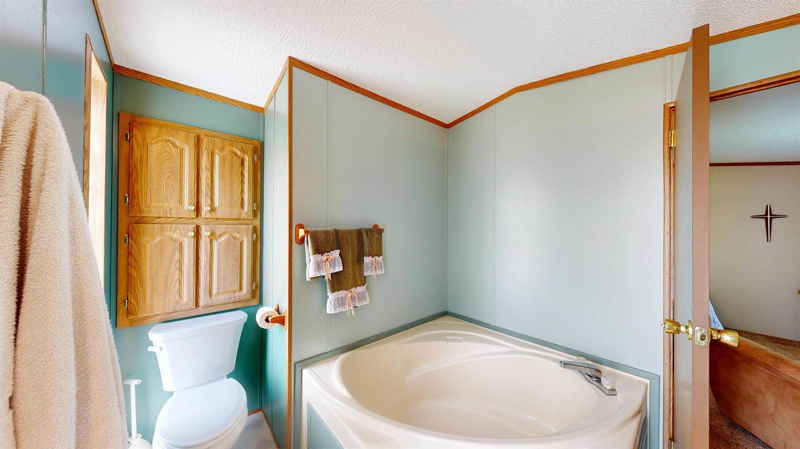 E2817 South Creek Rd, Genoa, WI 54624