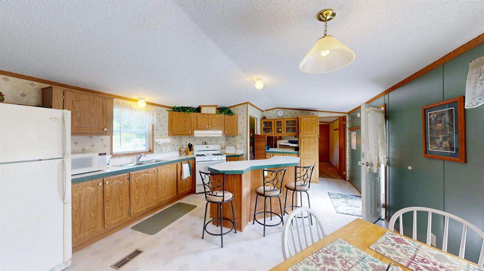 E2817 South Creek Rd, Genoa, WI 54624