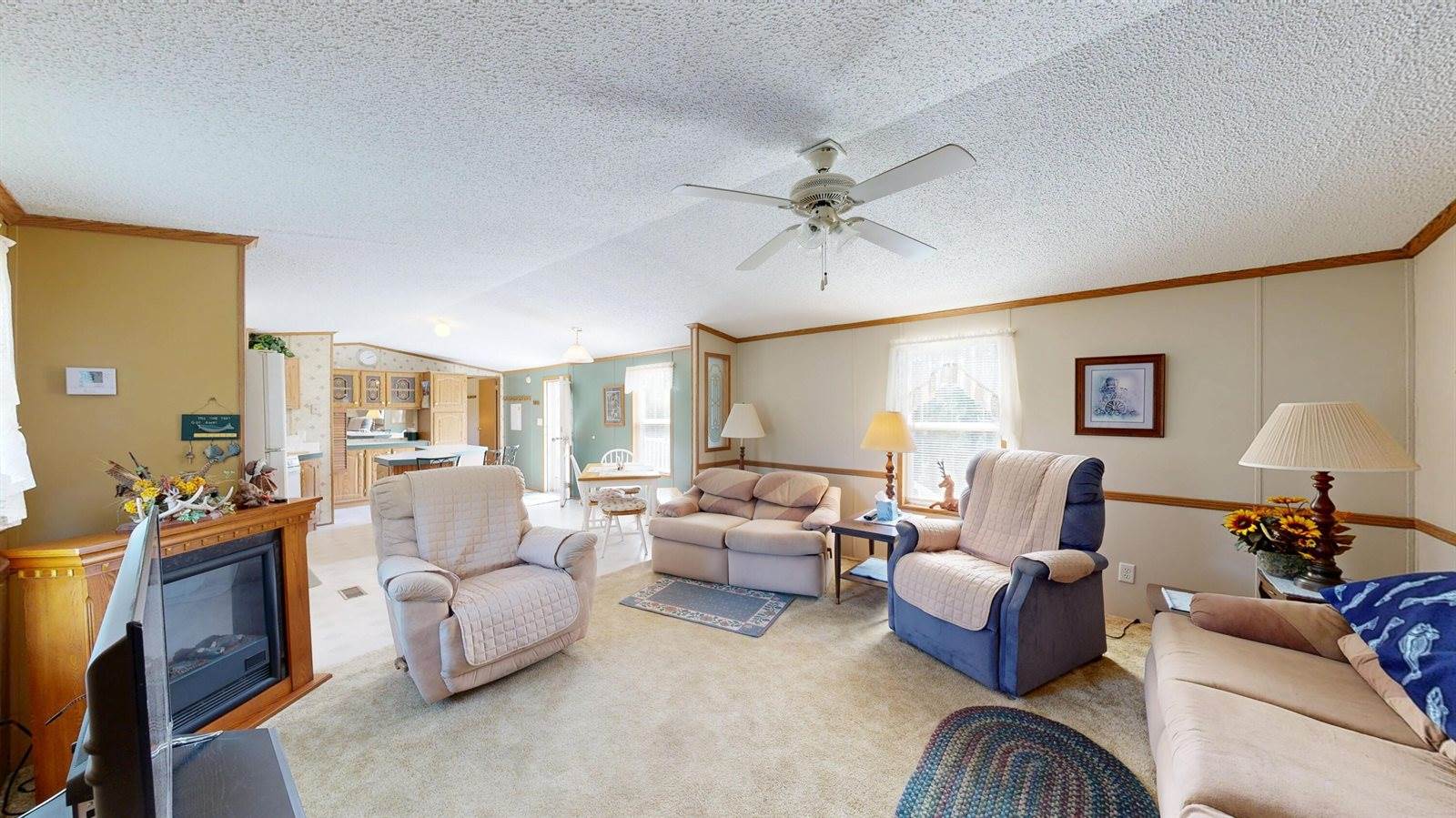 E2817 South Creek Rd, Genoa, WI 54624