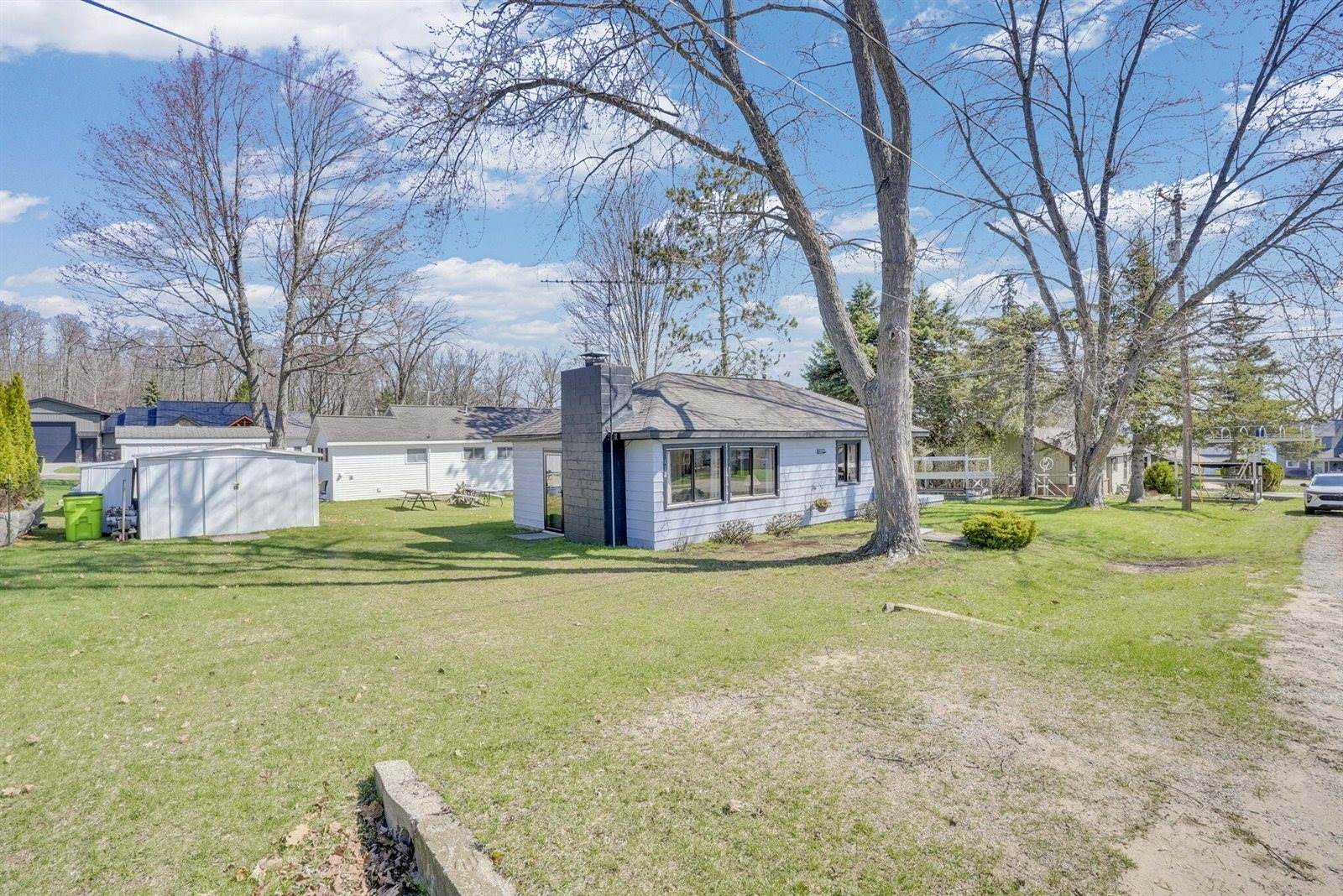 112 Grandview Avenue, Roscommon, MI 48653