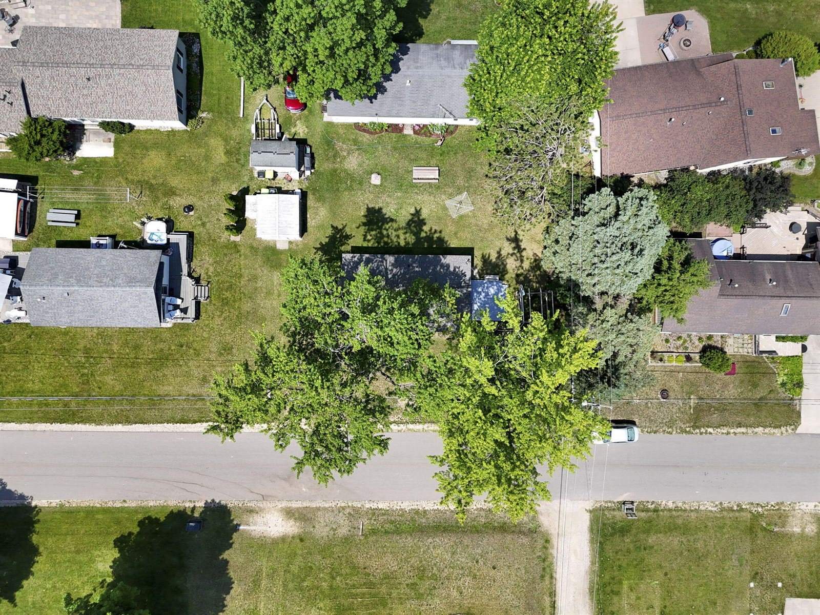 112 Grandview Avenue, Roscommon, MI 48653