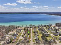 112 Grandview Avenue, Roscommon, MI 48653