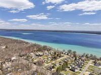 112 Grandview Avenue, Roscommon, MI 48653