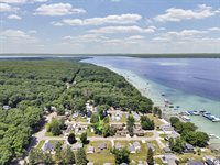 112 Grandview Avenue, Roscommon, MI 48653