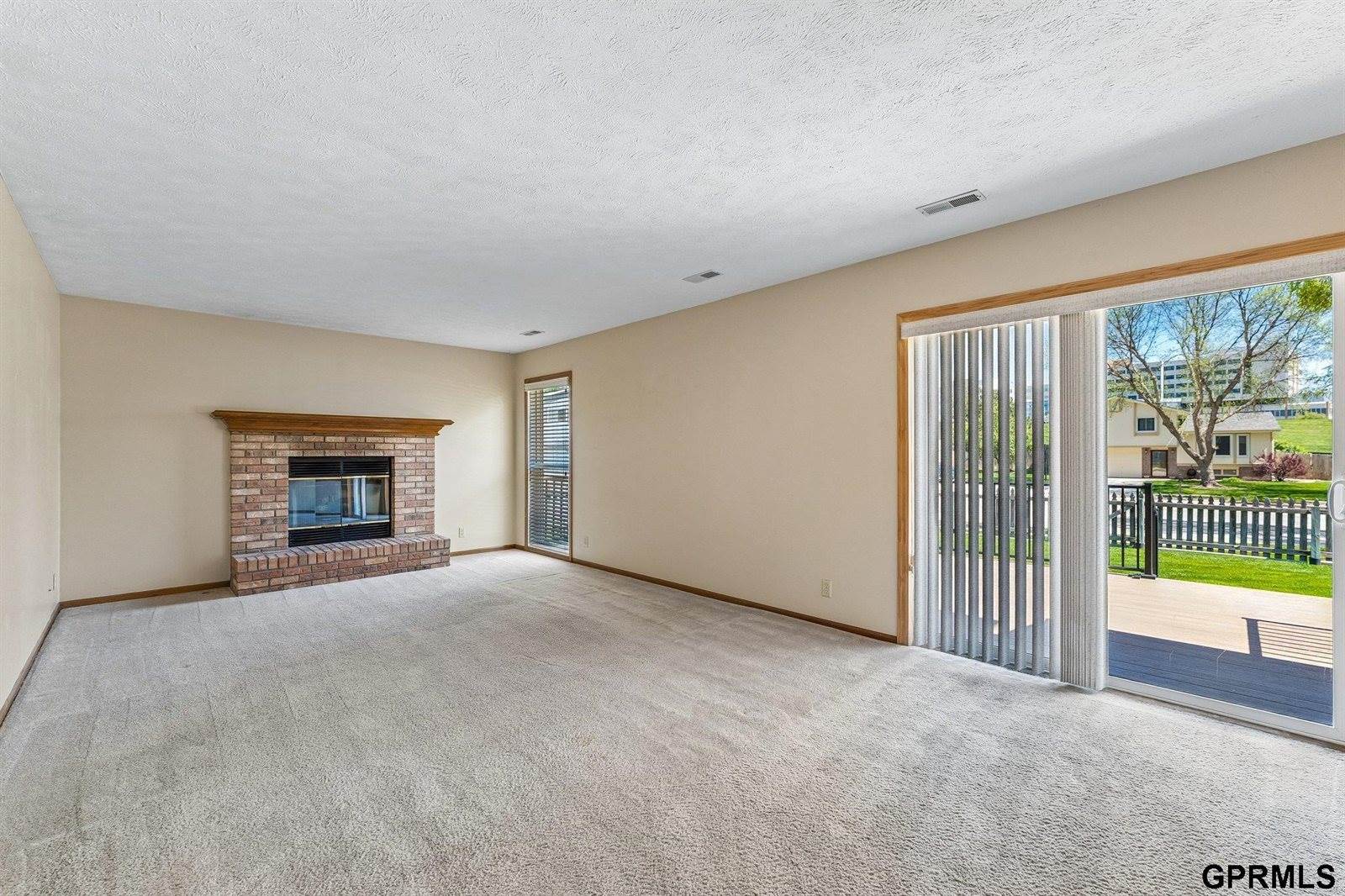 1801 Bristol Street, Papillion, NE 68046