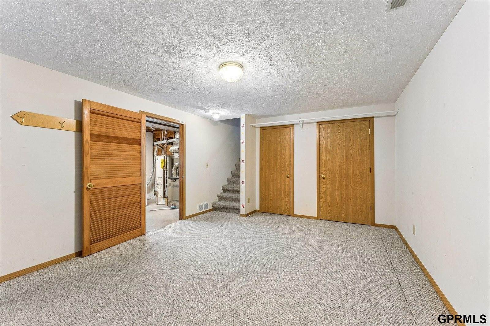 1801 Bristol Street, Papillion, NE 68046