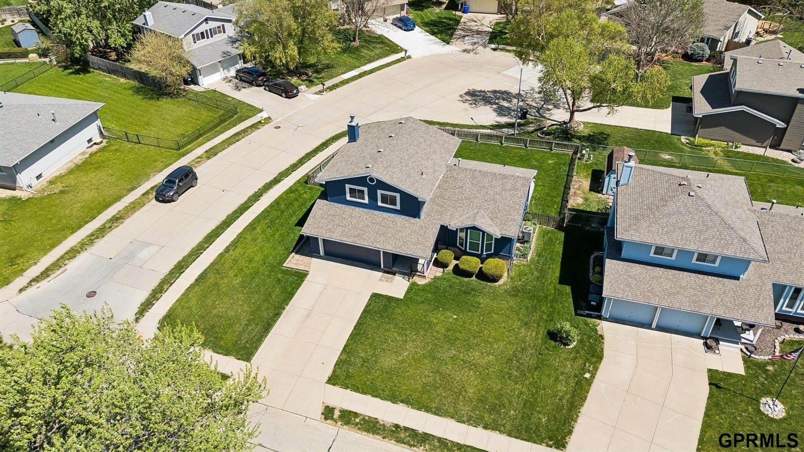 1801 Bristol Street, Papillion, NE 68046