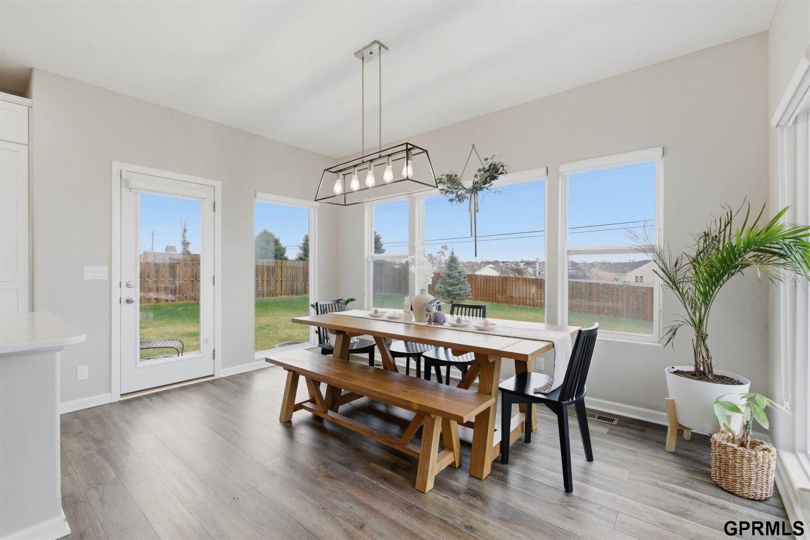 7721 North 156Th Avenue, Bennington, NE 68007