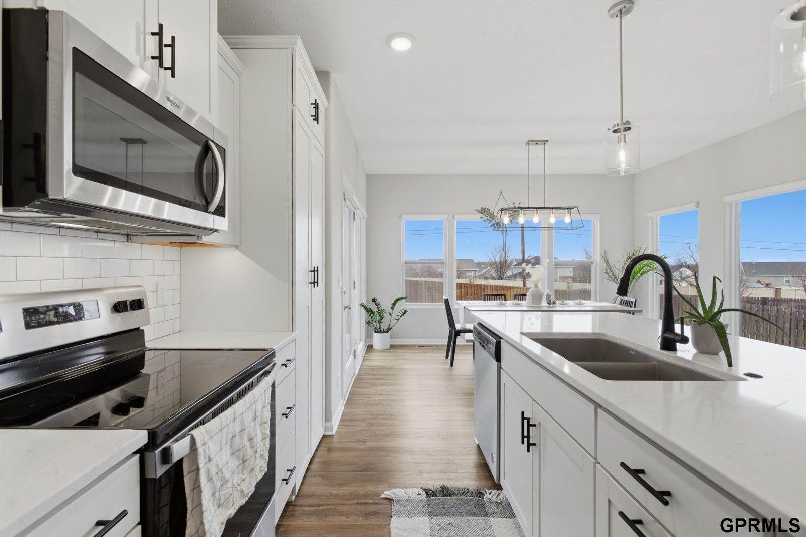 7721 North 156Th Avenue, Bennington, NE 68007