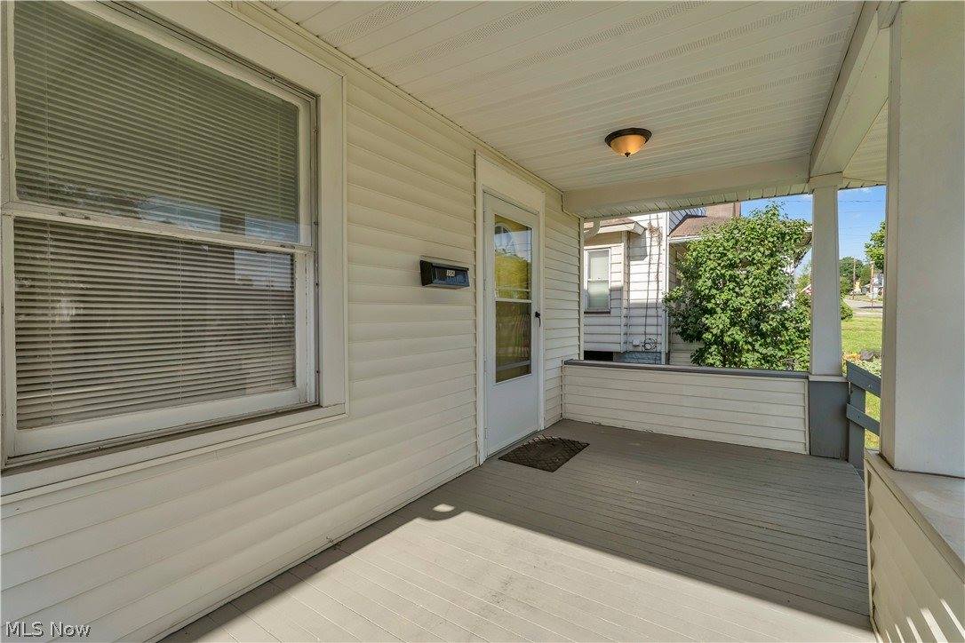 306 Maplewood Avenue, Struthers, OH 44471