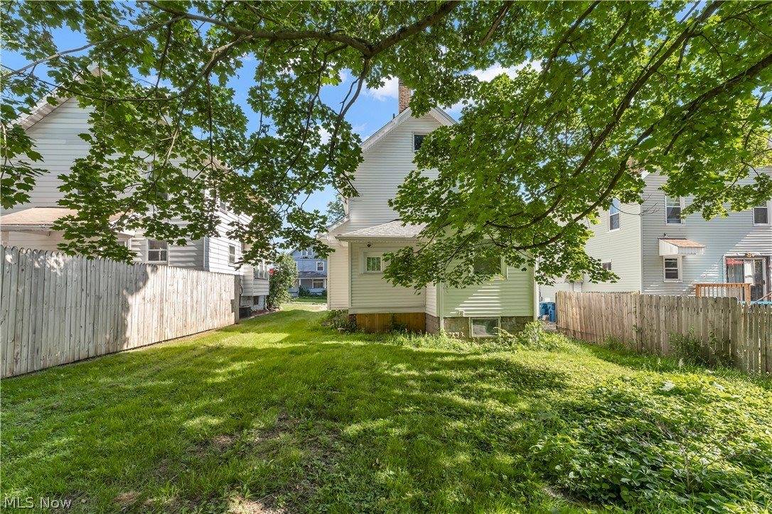 306 Maplewood Avenue, Struthers, OH 44471