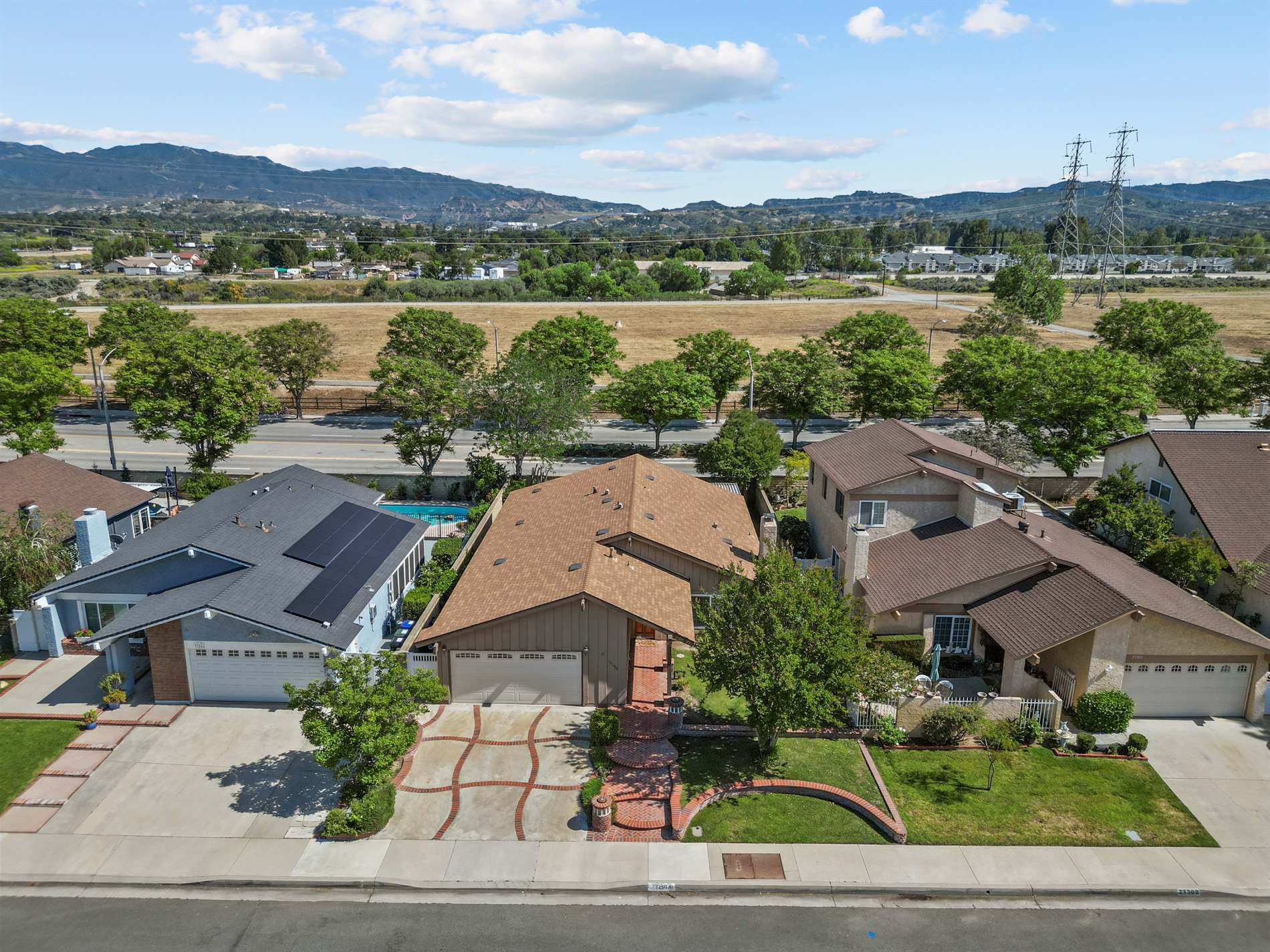 23250 Via Barra, Santa Clarita, CA 91355